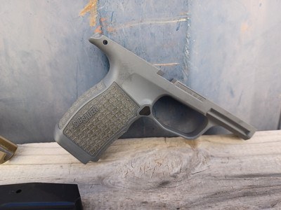 Sig Sauer P365 XL with Flux Raider Chassis, mags, extra frames - Image 15 of 25