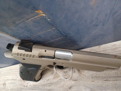 EAA Tanfoglio Witness - 40 S&W - With (3) Brand New Mec-Gar 14 rd magazines - Image 9 of 15