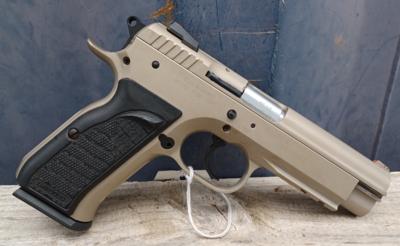 EAA Tanfoglio Witness - 40 S&W - With (3) Brand New Mec-Gar 14 rd magazines - Image 5 of 15