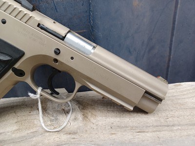 EAA Tanfoglio Witness - 40 S&W - With (3) Brand New Mec-Gar 14 rd magazines - Image 8 of 15