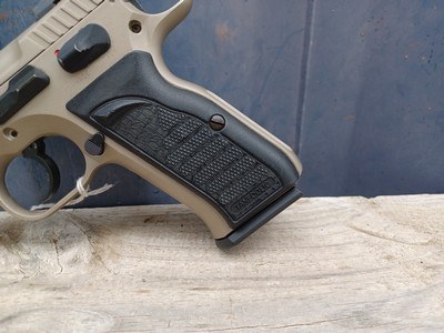 EAA Tanfoglio Witness - 40 S&W - With (3) Brand New Mec-Gar 14 rd magazines - Image 2 of 15