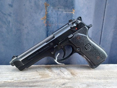 Beretta 92 FS - 9mm - Image 9 of 13