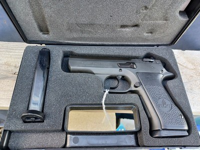 IWI Magnum Research Desert Eagle Pistol (Baby Eagle) - 45 ACP - Image 15 of 16