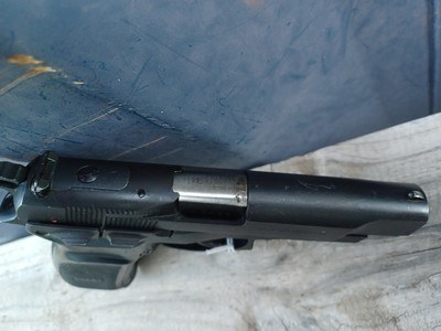 Bersa Thunder 9 pistol 9mm made in Argentina - Image 9 of 12