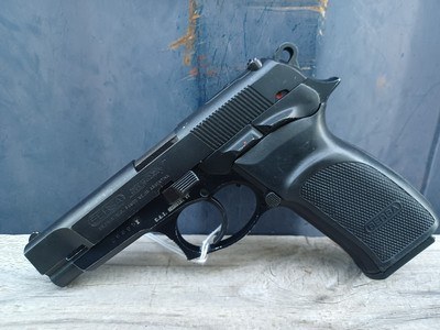 Bersa Thunder 9 pistol 9mm made in Argentina - Image 1 of 12