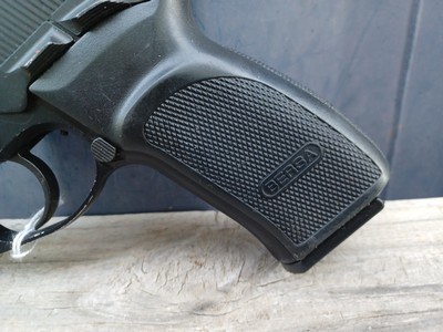Bersa Thunder 9 pistol 9mm made in Argentina - Image 2 of 12