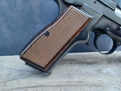 Browning Hi-Power - 9mm with Tangent Sight - Image 6 of 23