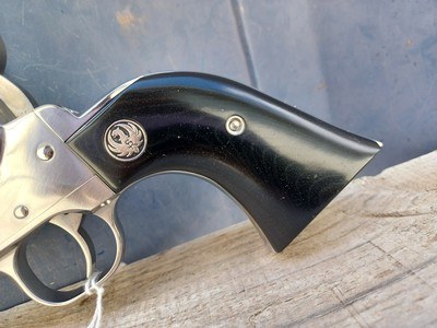 Extremely rare Ruger Vaquero Dual Cylinder Stainless Steel - 32 H&R Magnum and 32-20 WCF - 1 of 280 made in 2004 - Image 3 of 18