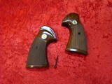 COLT PYTHON GRIPS ORIGNAL - 1 of 2