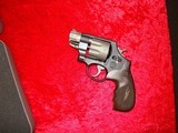SMITH & WESSON, PREFORMANCE CENTER 327 PUG. - 6 of 7