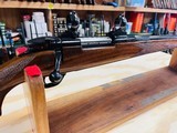 Weatherby Mark V Deluxe in 270 Weatherby Magnum - 1 of 12