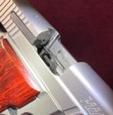 Sig Sauer P226 Elite Like New in Box - 12 of 16