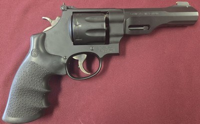 Smith and Wesson 327 Performance Center .357 Magnum - Image 2 of 6