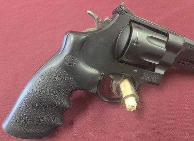 Smith and Wesson 327 Performance Center .357 Magnum - Image 6 of 6