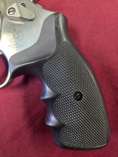 SMITH & WESSON 619 - .357MAG - 7-SHOT - Image 5 of 9