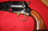 F LLIPIETTA REPLICA REMINGTON 1858
PERCUSSION REVOLVER WITH CABELAS HOLSTER AND SPARE CYLINDER - 4 of 14