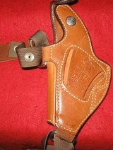 BIANCHI #13 "SCORPIO" 1911 SHOULDER HOLSTER - 1 of 3