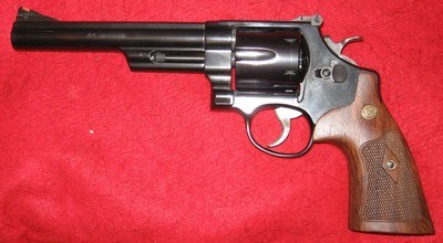 SMITH & WESSON MODEL 29-10 44 MAGNUM REVOLVER