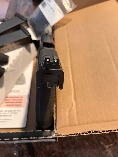 Smith & Wesson M&P 10mm M2 - Image 3 of 6