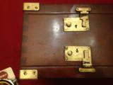 English Mahogany and Brass Gun Case for two guns, very high quality - 4 of 8