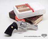 Colt Python .357 Mag.
4 Inch
Satin Stainless Finish.
Excellent Condition In Matching Wood Grain Cardboard Box - 1 of 9