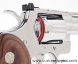 Colt Python 'ELITE' .357 Mag. 6 inch
Bright Stainless Finish.
Like New. In Matching Blue Hard Case. - 4 of 8