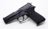 Browning BDA .45 Auto. Double Action Pistol. Like New In Box - 3 of 6