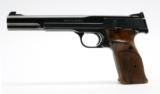 Smith & Wesson Model 41 22LR
7 Inch BBL. Very Nice Condition - 2 of 7
