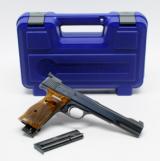 Smith & Wesson 41 22LR Pistol. Excellent In Hard Case. Excellent Condition. TT COLLECTION - 2 of 5