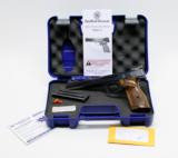 Smith & Wesson 41 22LR Pistol. Excellent In Hard Case. Excellent Condition. TT COLLECTION - 1 of 5
