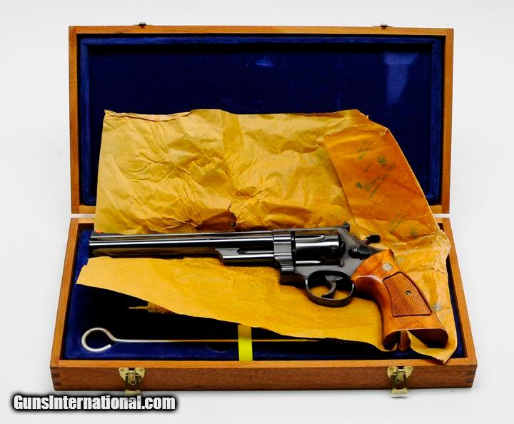 The Dirty Harry 44 Magnum  A look at the Smith & Wesson Model 29