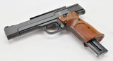 Smith & Wesson Model 41 Semi-Auto Pistol. 22LR. Like New Condition - 4 of 4