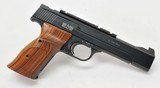 Smith & Wesson Model 41 Semi-Auto Pistol. 22LR. Like New Condition - 1 of 4