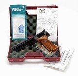 High Standard Victor. 22LR. 5 1/2 Inch. Like New In Factory Hard Case - 1 of 9