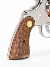 New Colt Python I-Frame Wood Checkered Service Grip With Gold Medallions - 5 of 13