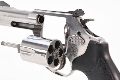 Smith & Wesson 60-15 .357 Magnum 3