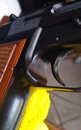 Browning Hi Power, Rare Belgian T-Series Tangent Sight with red backed grips.Near 100% with original pouch. - 10 of 15