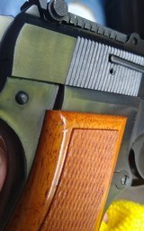 Browning Hi Power, Rare Belgian T-Series Tangent Sight with red backed grips.Near 100% with original pouch. - 2 of 15