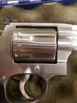 Smith & Wesson - .357 Magnum - Model 686-57 shot 4 inch barrell - 4 of 9