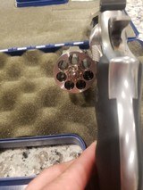 Smith & Wesson - .357 Magnum - Model 686-57 shot 4 inch barrell - 3 of 9