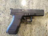 Glock 17 Gen 1 Feb. 1986 with Tub and Manuel - 1 of 8