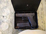 Glock 17 Gen 1 Feb. 1986 with Tub and Manuel - 4 of 8