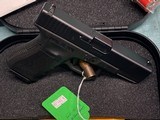Glock 19 Gen 3 Like New in Box 9x19 - 3 of 8