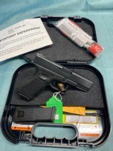 Glock 19 Gen 3 Like New in Box 9x19 - 1 of 8