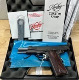 45 ACP *Mint* Early MFG 1998 Kimber Classic Custom Target With all papers in original Hard Case Possibly unfired - 2 of 5