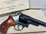 41 Mag Smith & Wesson Model 57 *Mint* with original box. Full Target Pkg 1977 - 3 of 13