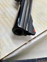 41 Mag Smith & Wesson Model 57 *Mint* with original box. Full Target Pkg 1977 - 7 of 13