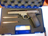 SMITH & WESSON MODEL 22S NEW IN MAKERS CASE