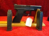 GLOCK MODEL 17
2
GENERATION CALIBER 9MM
MADE IN AUSTRIA - 5 of 11