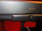 GLOCK MODEL 17
2
GENERATION CALIBER 9MM
MADE IN AUSTRIA - 9 of 11